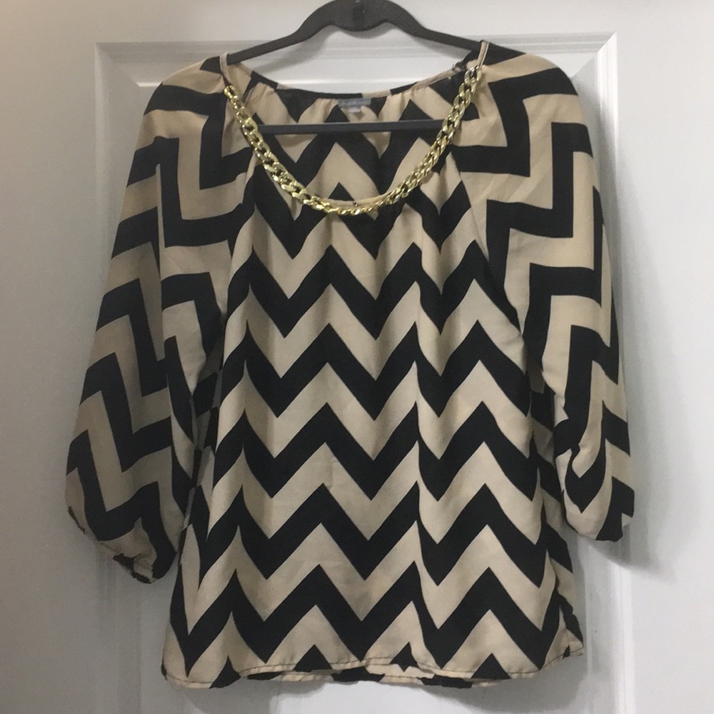 Chevron top